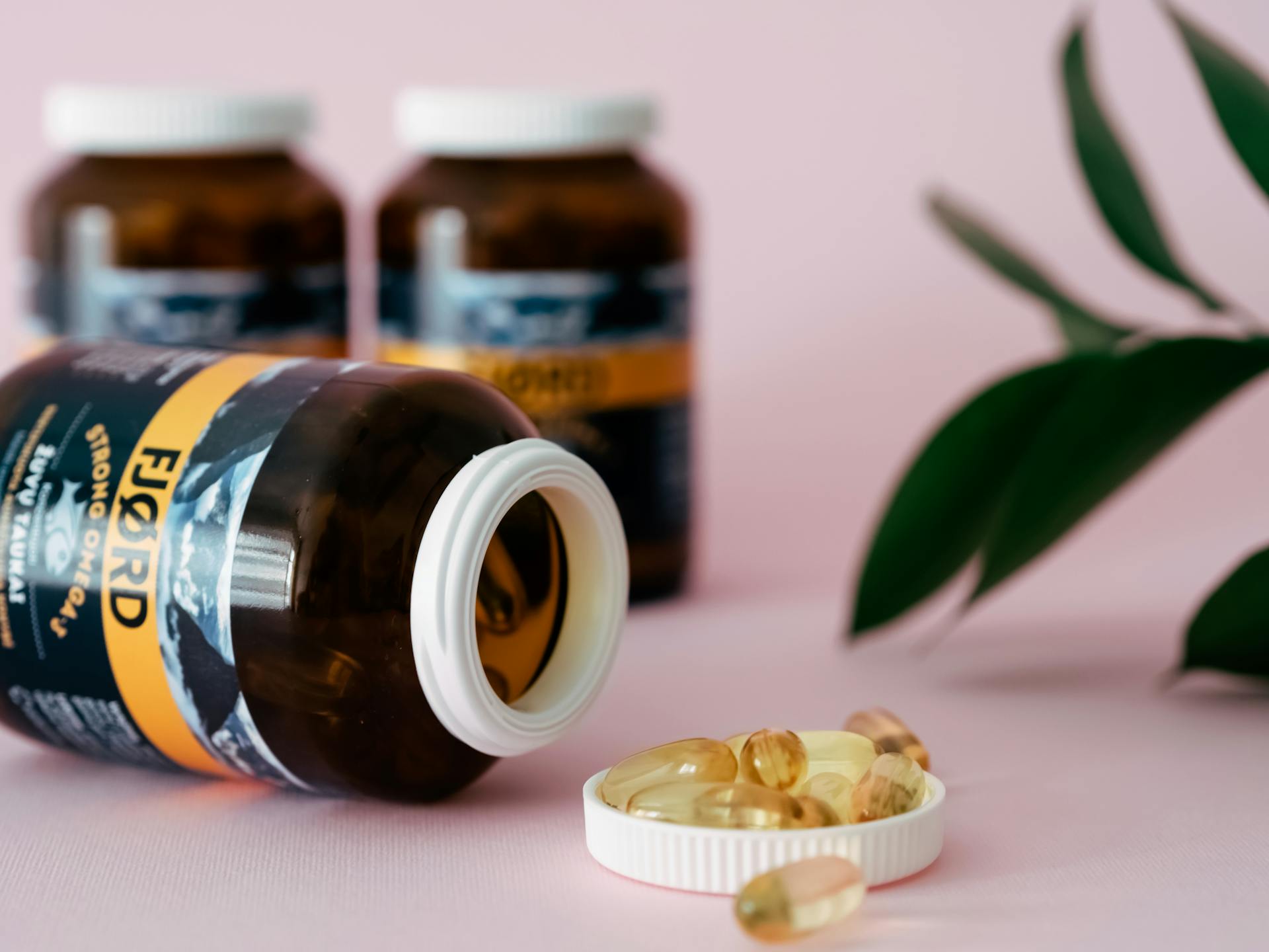 Dietary supplement bottles with capsules - understanding proprietary blends in supplements